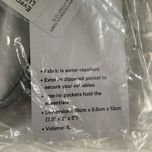 Lululemon Everywhere belt bag 1L, Silver Drop/ White -Discontinued - Picture 15 of 16